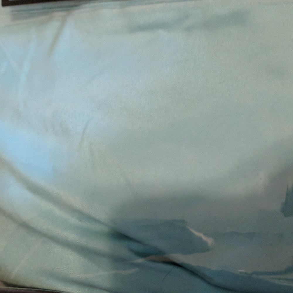 Comforter set - Picture 2 of 5